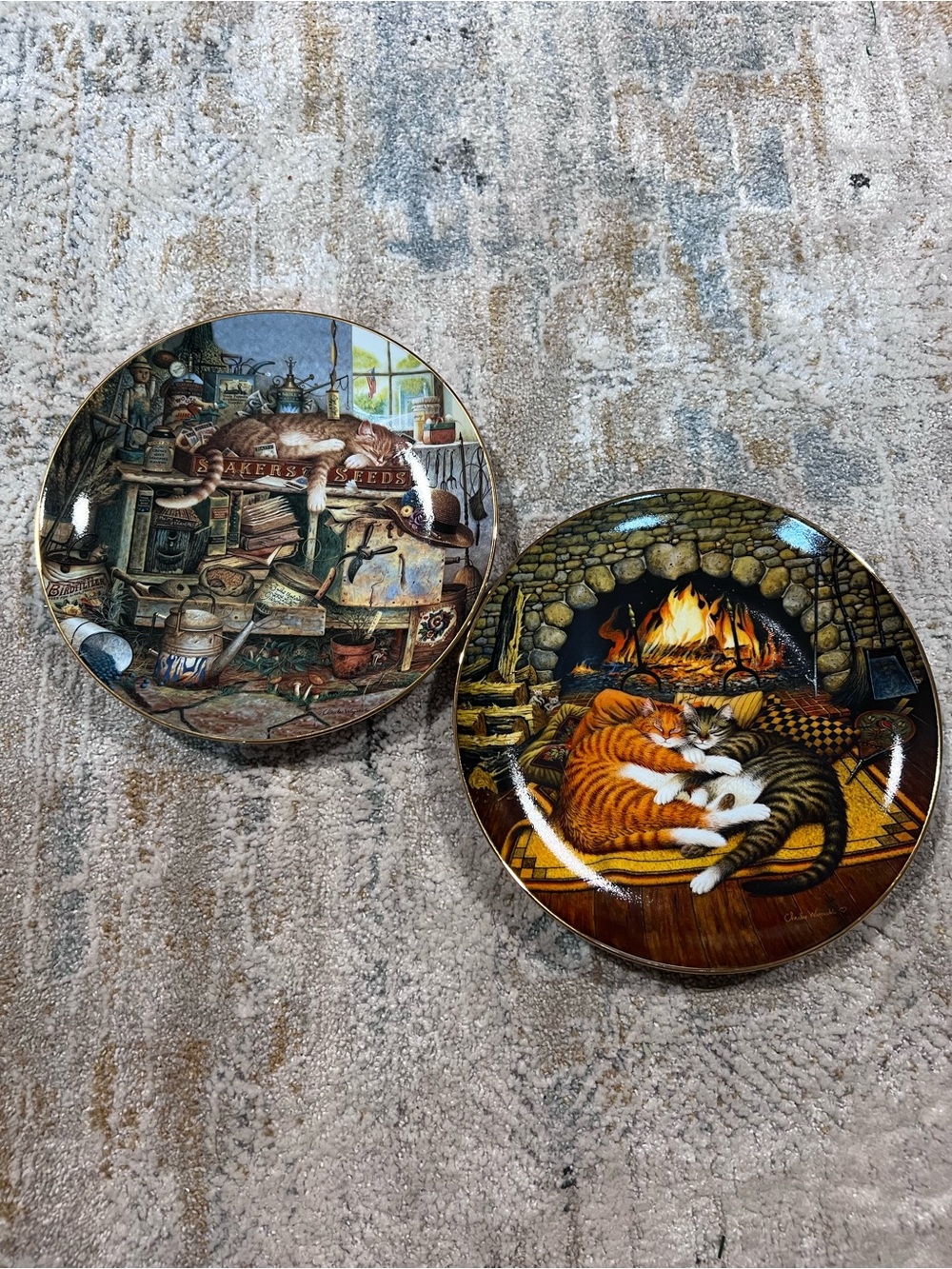 Charles Wysoski limited edition
decorative cat plates lot of 2 z94